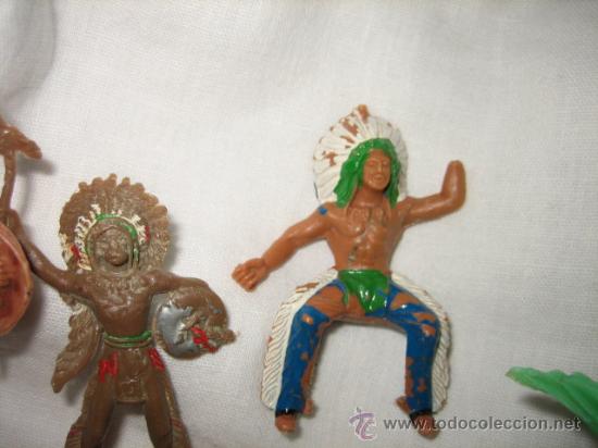 Figuras de goma y PVC: 6 INDIOS VARIADOS     ALGUNO CON DEFECTO - Foto 3