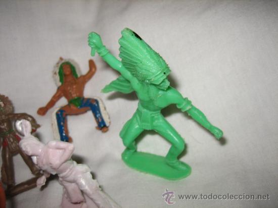 Figuras de goma y PVC: 6 INDIOS VARIADOS     ALGUNO CON DEFECTO - Foto 5