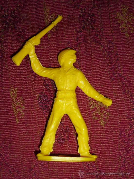 Figuras de goma y PVC: soldado- a&ntilde;os 70  de  comansi- - Foto 1