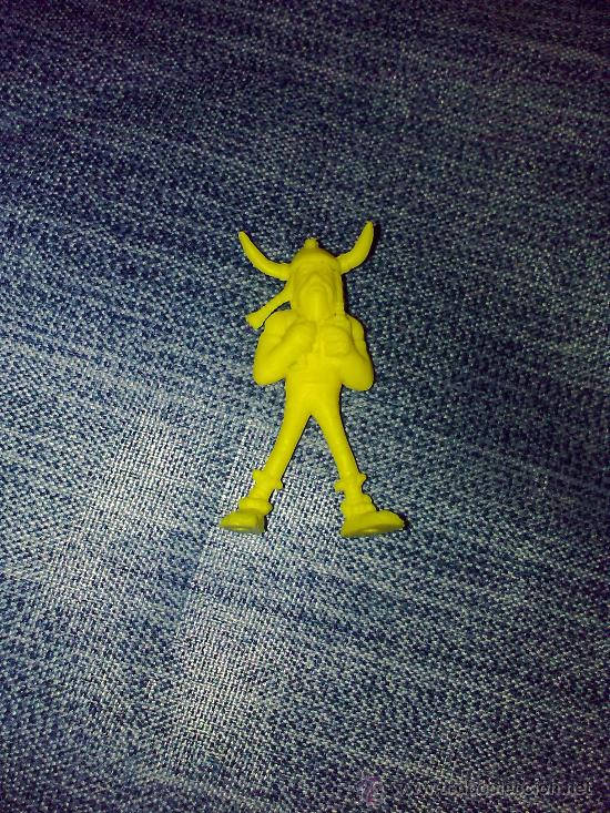 Figuras de goma y PVC: Dunkin o Dargaud? - Serie Asterix - ... en amarillo - Foto 1