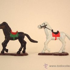 Figuras de Goma y PVC: CABALLOS CON PEANA D0S, BLANCO Y NEGRO,REF. 315 Y 316. Lote 26759496