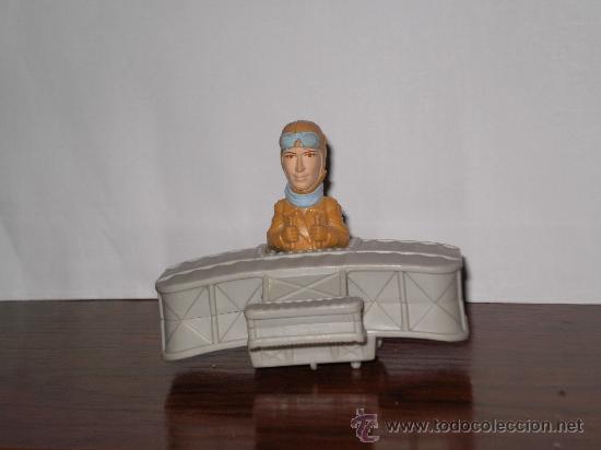 Figuras de goma y PVC: AVIADOR MCDONALDS 2009 ( TM & FOX ) .