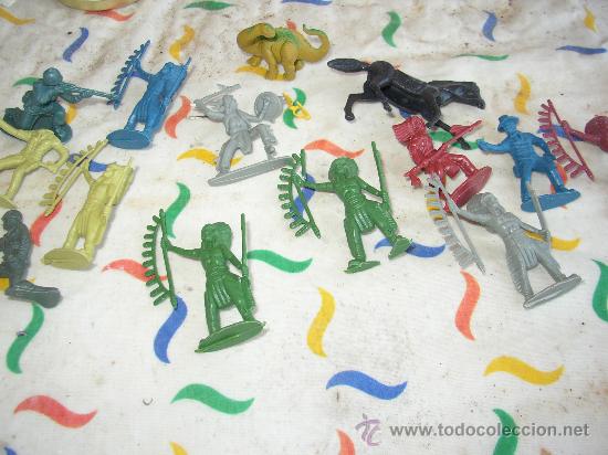 Figuras de goma y PVC: Lote indios de pl&aacute;stico a&ntilde;os 70 - Foto 1