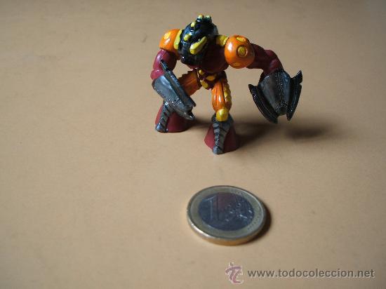Figuras de goma y PVC: mu&ntilde;eco de los gormiti - Foto 1