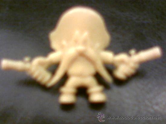 Figuras de goma y PVC: Dunkin Tio Sam usado - Foto 1