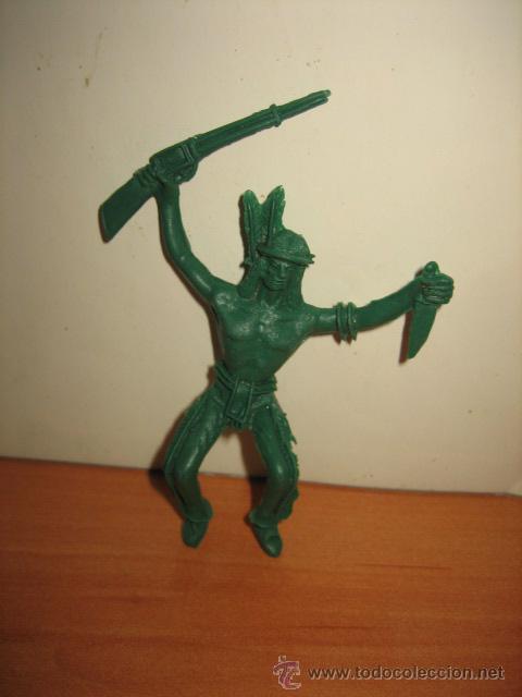 Figuras de goma y PVC: INDIO VERDE CON CUCHILLO Y RIFLE - Foto 1