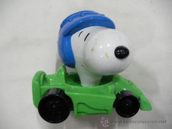 Figuras de goma y PVC: SNOOPY EN COCHE FORMULA 1 - Foto 1
