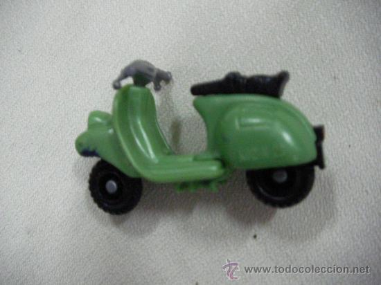 Figure di Gomma e PVC: 1 PEQUE&Ntilde;A MOTO VESPA - ENVIO GRATIS A ESPA&Ntilde;A