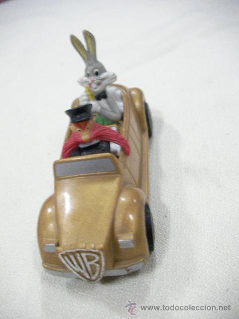 Figuras de goma y PVC: 1 COCHE CON MALVADO Y CONEJO WARNER - Foto 1