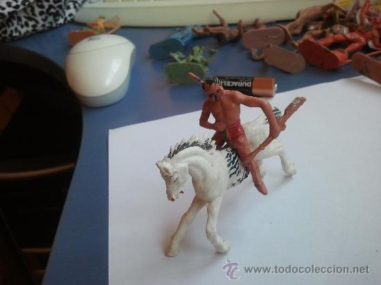 Figuras de goma y PVC: indio y caballo de reamsa - Foto 1