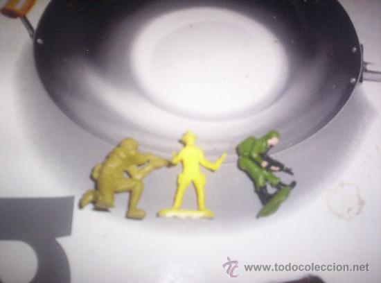 Figuras de Borracha e PVC: SOLDADOS Y VAQUERO - LOTE DE TRES FIGURAS