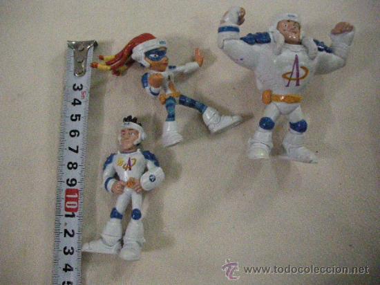Figuras de goma y PVC: LOTE DE FIGURITAS DE ACCION - Foto 1