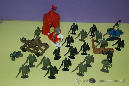 Figuras de goma y PVC: LOTE DE FIGURAS MONOCROMO-MEDIEVALES -CON ACCESORIOS -