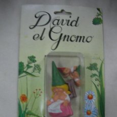 Figuras de Goma y PVC: ANTIGUO BLISTER DE DAVID EL GNOMO MADRE DANDO EL PECHO A LOS GEMELOS EN SU BANCO (4 PIEZAS)