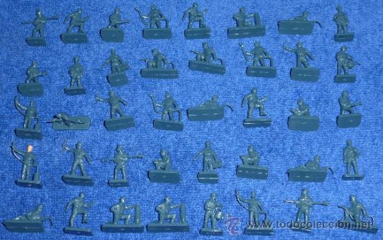 Figuras de goma y PVC: Lote de ingenieros - mec&aacute;nicos - Foto 1