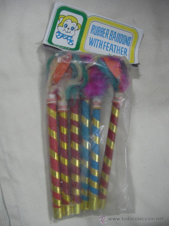 Rubber and PVC Figures: ANTIGUA BOLSA CON GLOBOS DE GOMA CON PLUMA