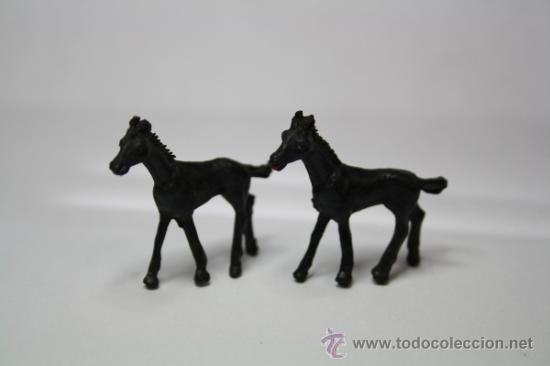 Gummi- und PVC-Figuren: Figuras de Pl&aacute;stico/ Goma, 2 Caballos negros peque&ntilde;os/ Potros