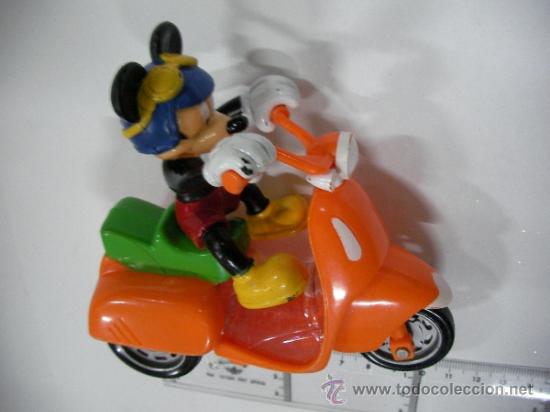 Figuras de goma y PVC: MICKEY EN VESPA - Foto 1
