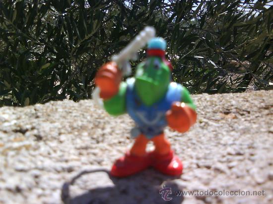 Gummi- und PVC-Figuren: MU&Ntilde;ECO FERRERO ( HUEVO SORPRESA ) TORTUGA INVASORA . 4 CMS .