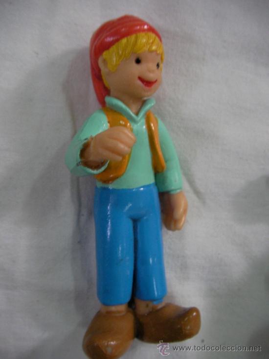 Figuras de goma y PVC: --- NI&Ntilde;O CON GORRA --- - Foto 1