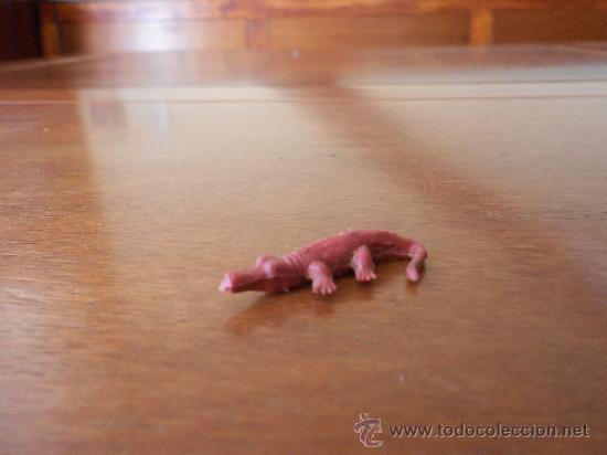 Figuras de goma y PVC: FIGURA CHICLES DUNKIN COCODRILO - Foto 1