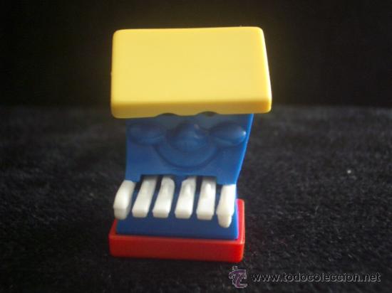 Figure di Gomma e PVC: Kinder - Piano de pl&aacute;stico - A&ntilde;o 2000 - K00 N&ordm; 27