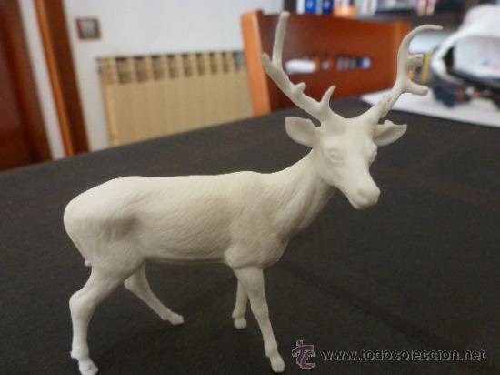 Figuras de goma y PVC: CIERVO 54/60MM. ANIMALES DEL BOSQUE - Foto 1