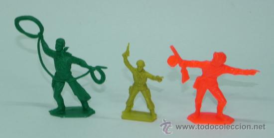 Figure di Gomma e PVC: LOTE DE FIGURAS DE COW BOYS DE PLASTICO, TAL COMO SE VE EN LAS FOTOS PUESTAS.