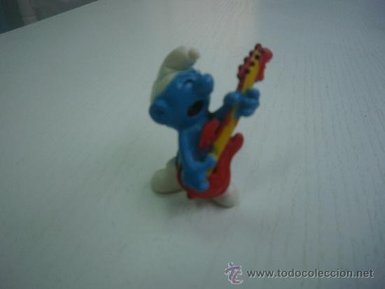 Figuras de Goma y PVC: PITUFO GUITARRISTA - SMURF