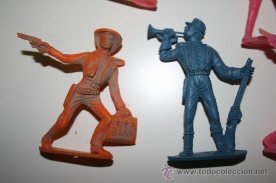 Figuras de goma y PVC: 5 figuras comansi. - Foto 2