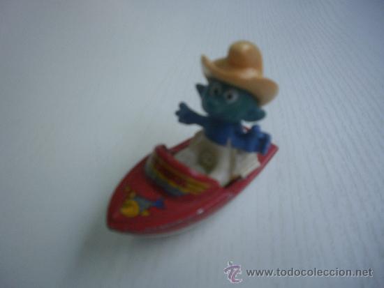 Figuras de Goma y PVC: PITUFO PESCADOR  EN LANCHA  (GORRO AMARILLO) - PITUPESCA - GUISVAL - A&Ntilde;OS 80 - SMURF
