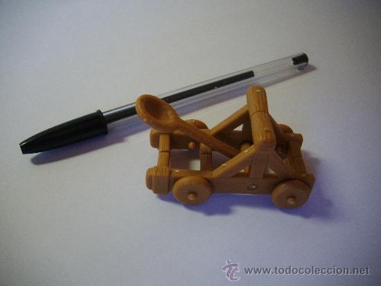 Figuras de goma y PVC: Catapulta de pl&aacute;stico de Danone Sylvan 1994 - Foto 2