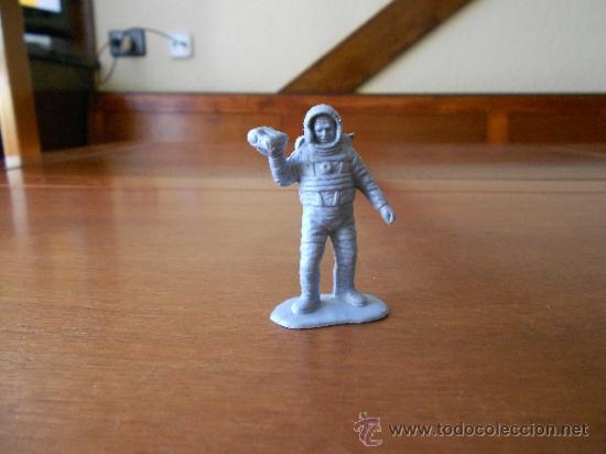 Figuras de goma y PVC: ASTRONAUTA CON PRISM&Aacute;TICOS - Foto 1