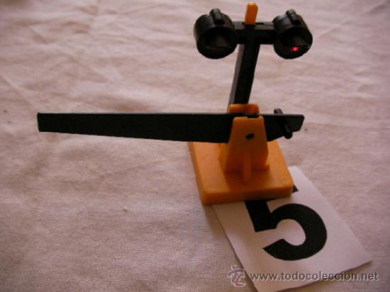 Rubber and PVC Figures: BARRERA DE VIA DE TREN
