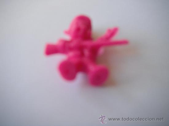 Figuras de goma y PVC: FIGURAS DUNKIN .WARNER. HELMER -MORADO-. - Foto 3