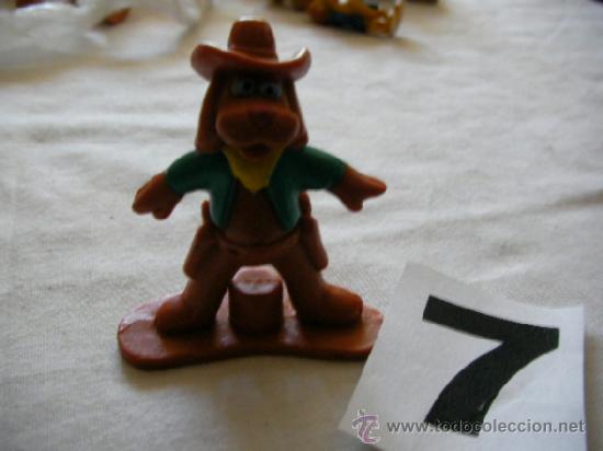 Rubber and PVC Figures: PERRITO VAQUERO