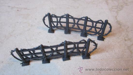 Figuras de goma y PVC: DOS ALAMBRADAS - Foto 1