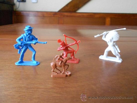 Figuras de Goma y PVC: LOTE DE FIGURAS ANTIGUAS. INDIOS Y VAQUEROS. SOLDADOS.