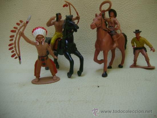 Figuras de goma y PVC: figura goma vaqueros indios con caballos - Foto 1