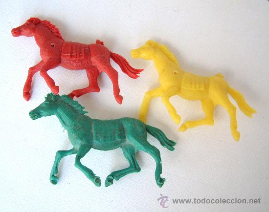 Figuras de goma y PVC: tres caballos indios en colores sp - Foto 1