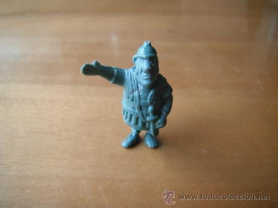 Figuras de goma y PVC: FIGURA TIPO ASTERIX. A&Ntilde;OS 70. - Foto 1