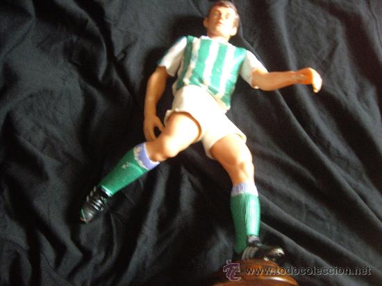 Gummi- und PVC-Figuren: MUY ANTIGUO FUTBOLISTA DE GOMA ARTICULADO PARECE DEL REAL BETIS-GRAN TAMA&Ntilde;O