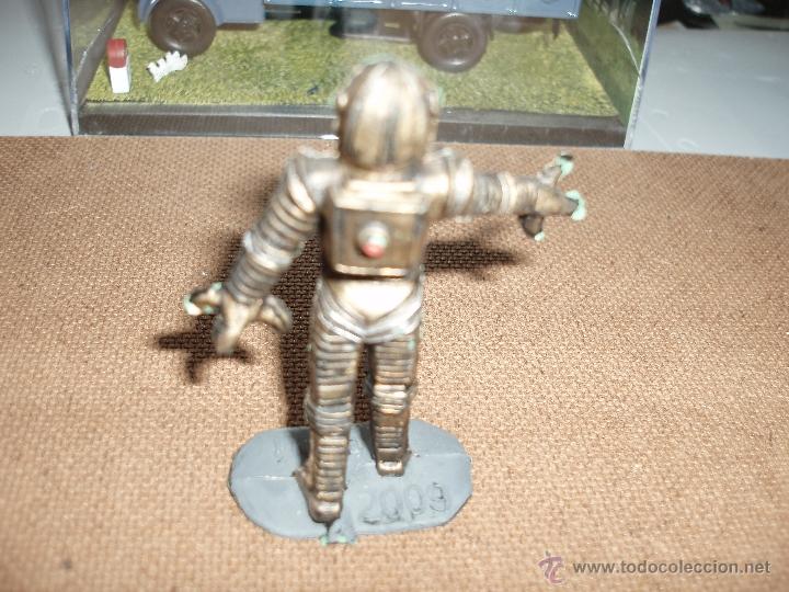 Figuras de goma y PVC: ROBOT 2009 SERIE OVNI COMANSI - Foto 2