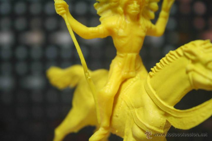 Figuras de goma y PVC: CABALLO E INDIO DE PLASTICO . SIN DATOS - Foto 3