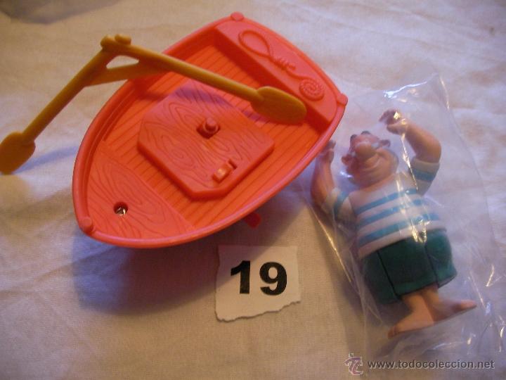 Figuras de goma y PVC: PIRATA PETER PAN CON SU BARCA - Foto 1
