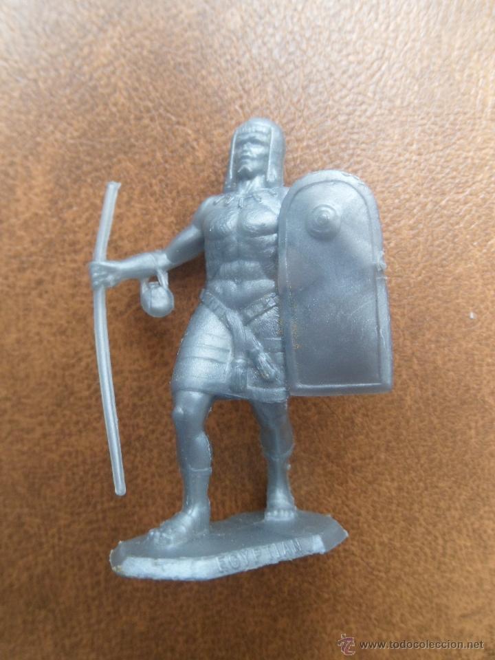Figuras de Goma y PVC: FIGURA DE PLASTICO, PHOSKITOS, SOLDADOS DEL MUNDO, DUNKIN, CROPAN