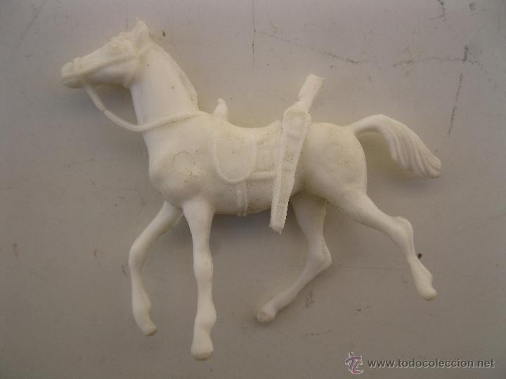 Figuras de goma y PVC: ANTIGUO CABALLO DE PL&Aacute;STICO. - Foto 1