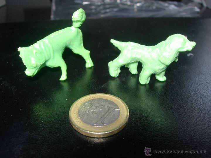 Figuras de goma y PVC: Figuritas 2 PERRITOS, tipo Dunkin, Phoskitos - Foto 1