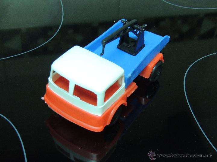 Figuras de goma y PVC: CAMION GRUA - Foto 1