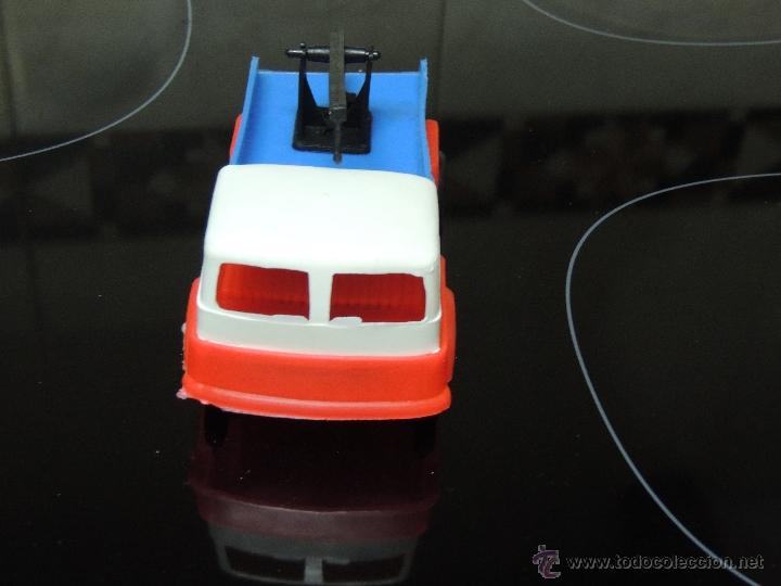 Figuras de goma y PVC: CAMION GRUA - Foto 2